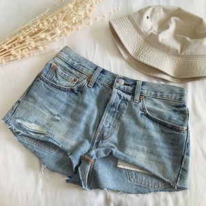 Levi’s//501 Light Wash Jean Shorts